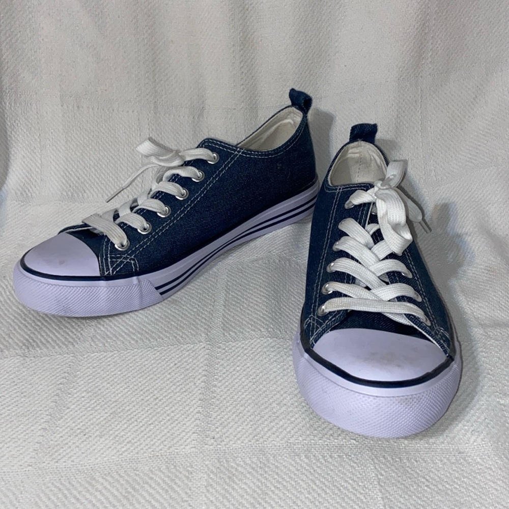 Epic Step denim canvas sneakers sz 9